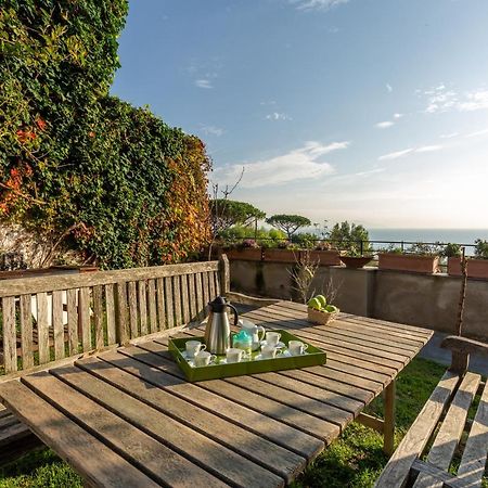 Kamyhouse Una Tranquilla Struttura Nel Verde Villa Napoli Bagian luar foto