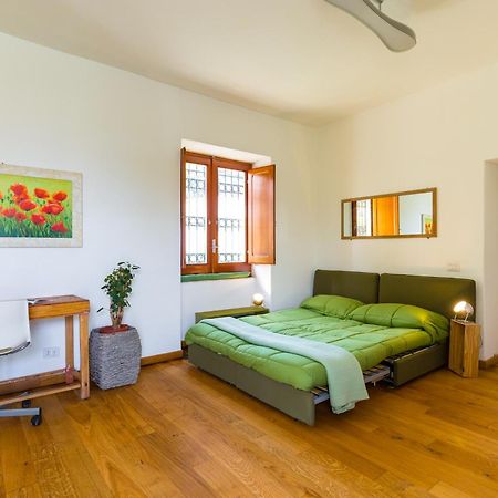 Kamyhouse Una Tranquilla Struttura Nel Verde Villa Napoli Bagian luar foto