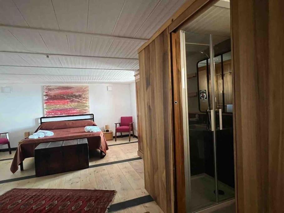 Kamyhouse Una Tranquilla Struttura Nel Verde Villa Napoli Bagian luar foto