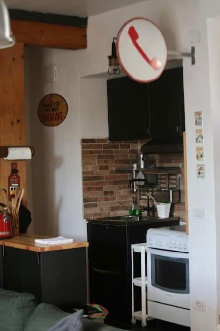 Kamyhouse Una Tranquilla Struttura Nel Verde Villa Napoli Bagian luar foto