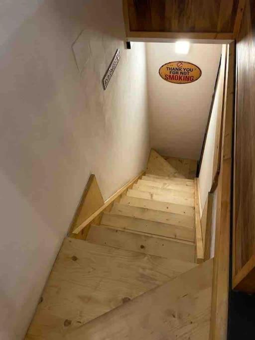 Kamyhouse Una Tranquilla Struttura Nel Verde Villa Napoli Bagian luar foto