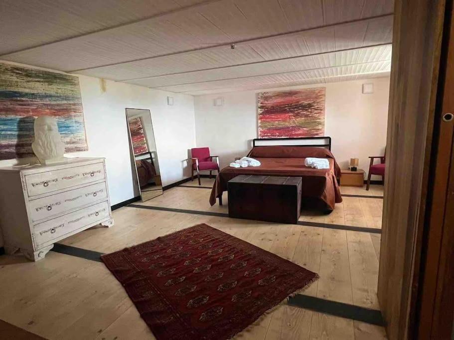 Kamyhouse Una Tranquilla Struttura Nel Verde Villa Napoli Bagian luar foto