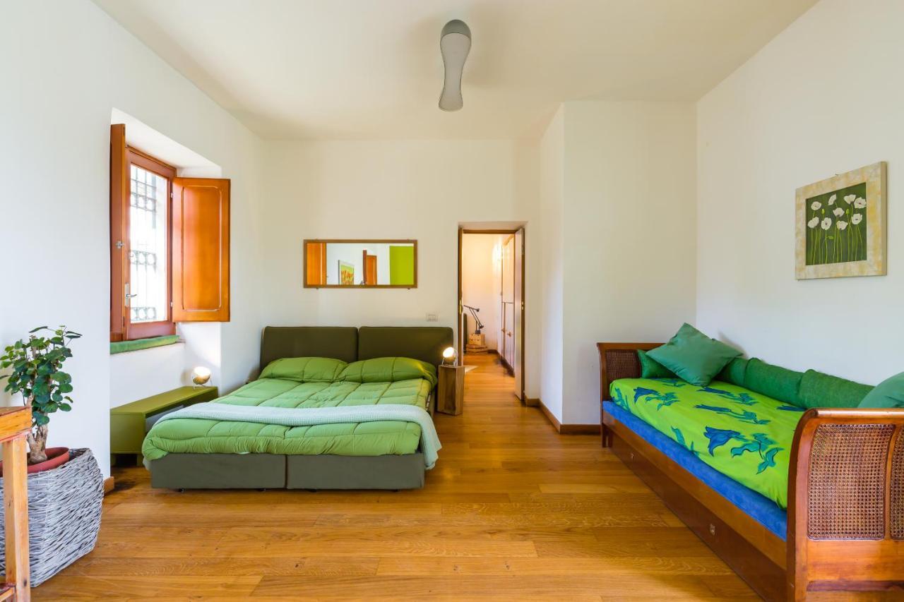Kamyhouse Una Tranquilla Struttura Nel Verde Villa Napoli Bagian luar foto