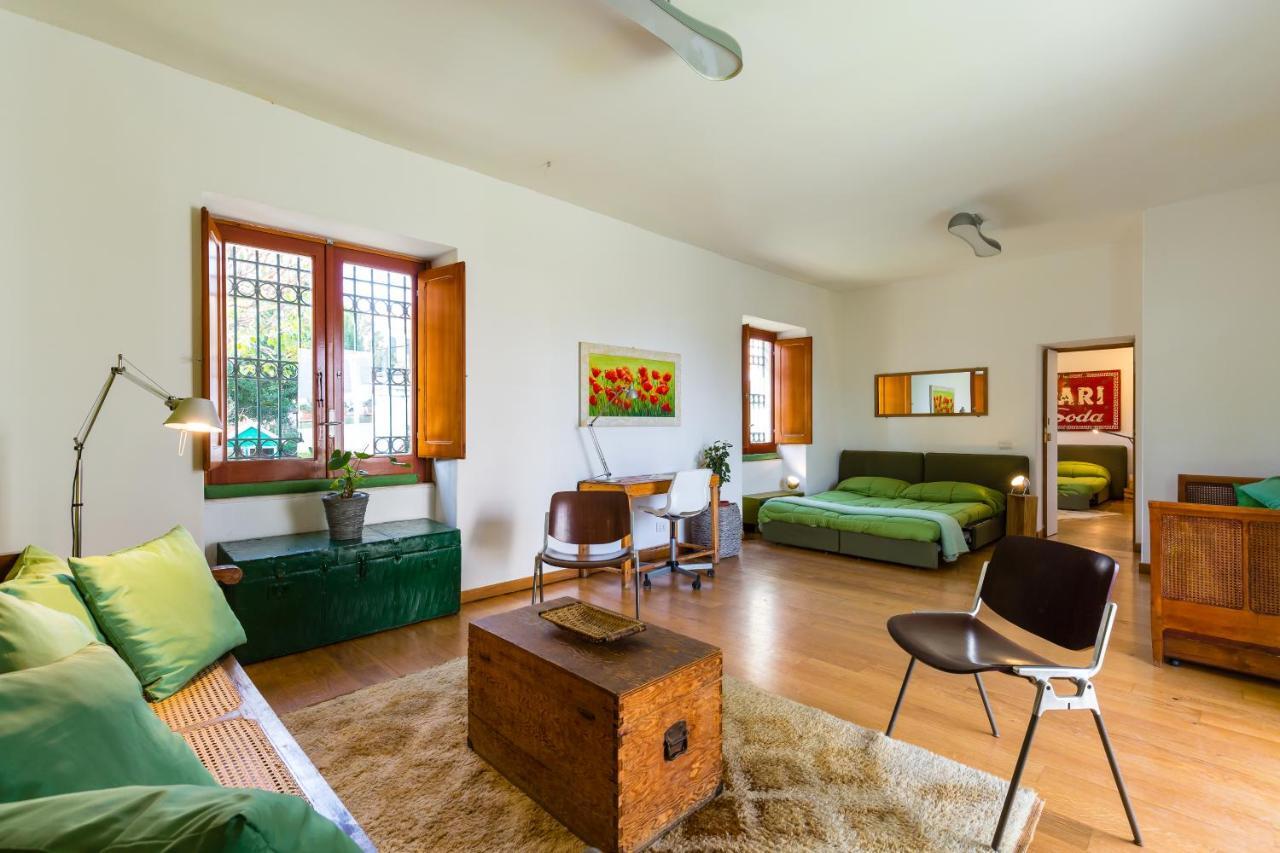 Kamyhouse Una Tranquilla Struttura Nel Verde Villa Napoli Bagian luar foto