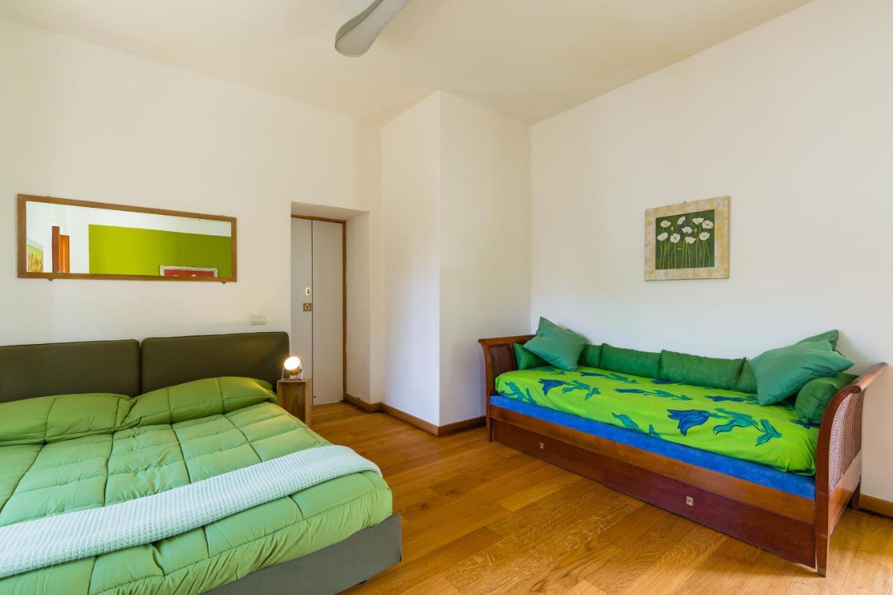 Kamyhouse Una Tranquilla Struttura Nel Verde Villa Napoli Bagian luar foto
