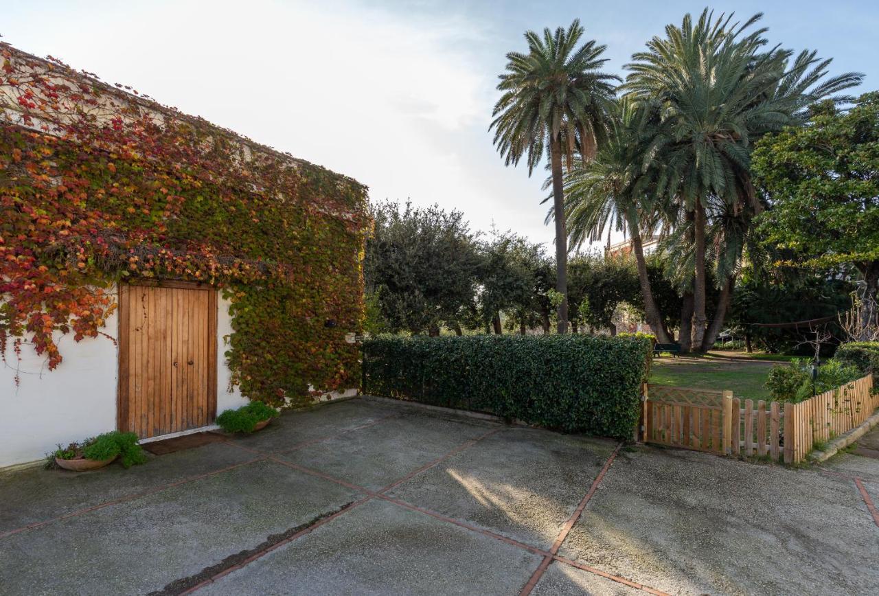 Kamyhouse Una Tranquilla Struttura Nel Verde Villa Napoli Bagian luar foto